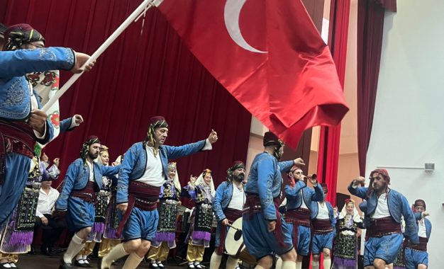 Dansul si tradițiile din Argeș si Turcia și-au dat întâlnire pe scena Casei de Cultura ”Adriana Trandafir” Bascov